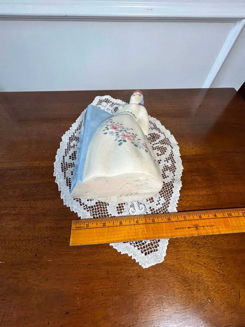 Vintage 1940s Weil Ware California Pottery Country Girl Figurine Vase 10” - Orig